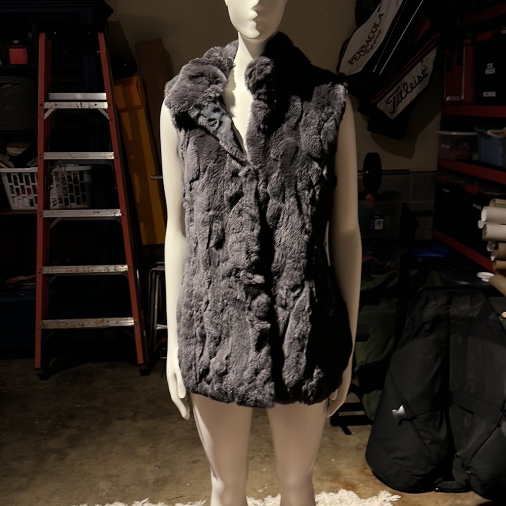 Feldur verkstaedi Iceland Real rabbit vest new